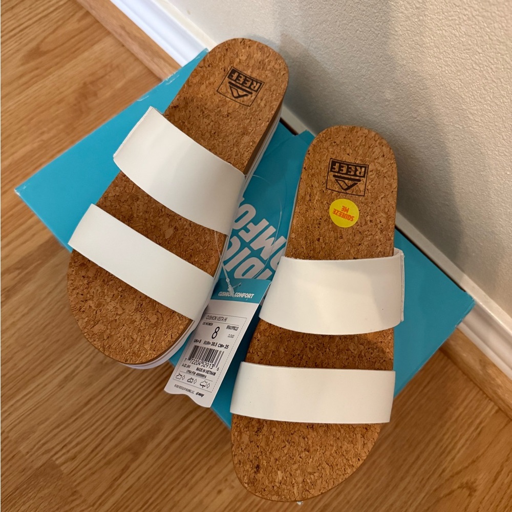 Reef Kids White Cork Sandals These are Women shoes